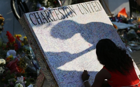 Thumbnail image for Charleston shooting reverberates across political sphere