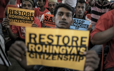 Thumbnail image for Myanmar navy allows 727 stranded Rohingya migrants to return to shore