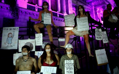 Thumbnail image for Argentines protest violence against women