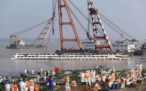 Thumbnail image for Death toll in China cruise ship capsizing hits nearly 400