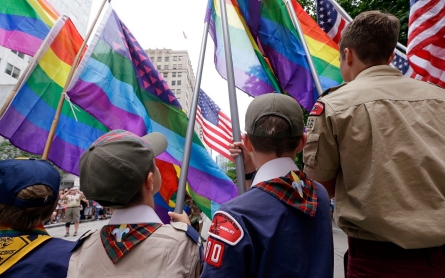 Boy Scouts lifts ban on gay adult leaders