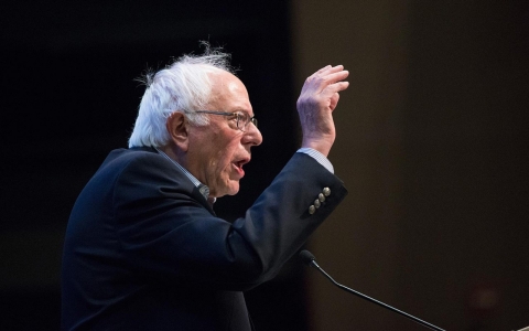 Thumbnail image for Lacking cash and staff, Bernie Sanders looks to volunteers