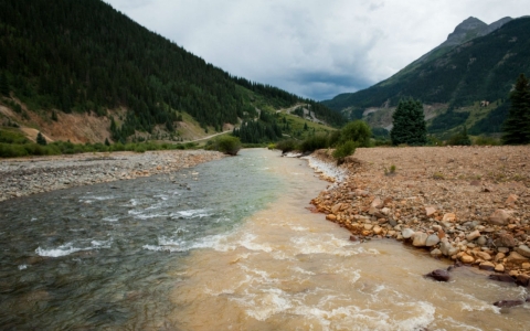 Thumbnail image for Animas River, polluted by mine spill, reopens for boating