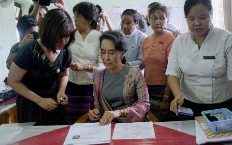 Thumbnail image for Suu Kyi warns against flood-linked vote tampering in Myanmar 