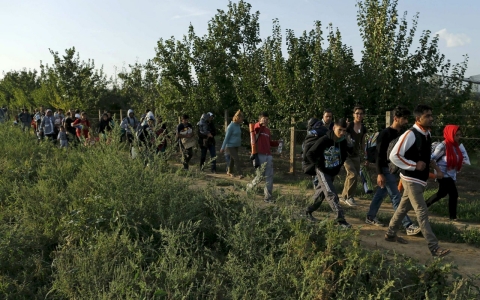 Thumbnail image for Thwarted by closed border, refugees head for Croatia