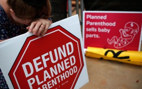 Thumbnail image for Congress hurtles toward shutdown fight over Planned Parenthood funds