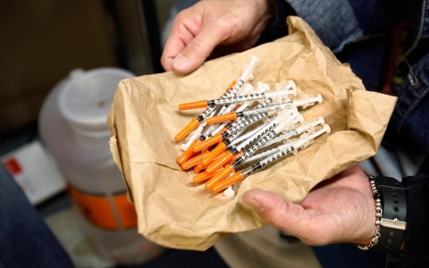 Thumbnail image for Pastor’s underground syringe exchange highlights South’s heroin explosion