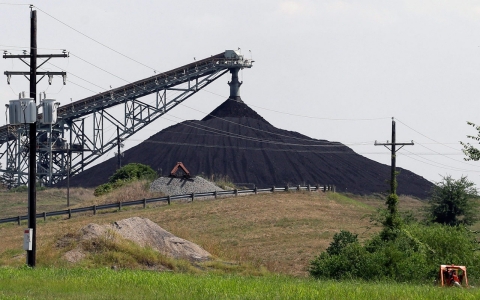 Thumbnail image for Texas eased pollution rules on coal plants, environmentalists say