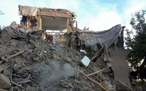 Thumbnail image for Rescuers rush to Pakistan-Afghan quake zone
