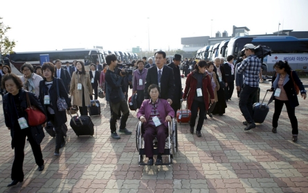 S. Koreans arrive in North for family reunions