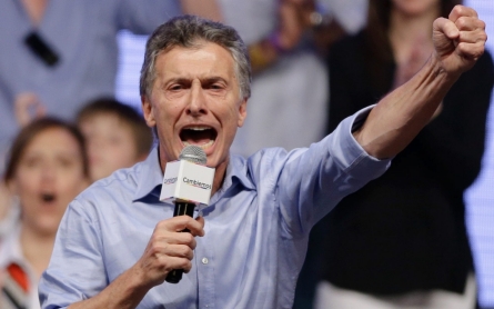 Macri set to take office in divided Argentina