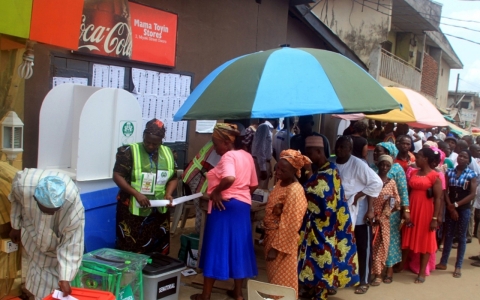 Thumbnail image for Tense vote count continues in extended Nigeria poll