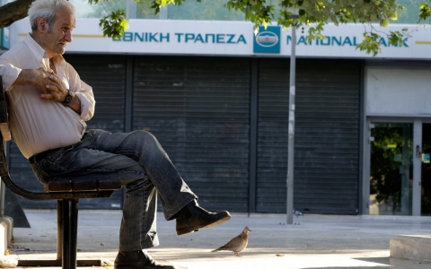 Thumbnail image for Greece closes banks temporarily as crisis deepens