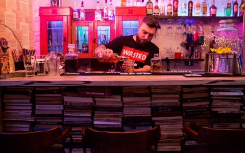 Thumbnail image for The hipster bar of Donetsk moves lock, stock and cocktails to Kiev