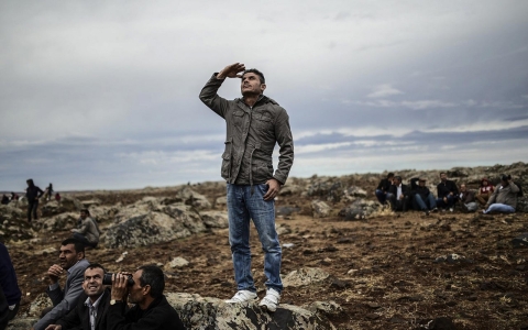 Thumbnail image for Photos: Witness to war, Kurds watch the devastation of Kobane 