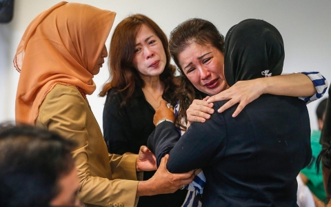 Thumbnail image for Photos: The disappearance of AirAsia Flight 8501