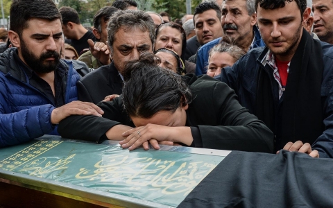 Thumbnail image for Photos: Mourning the victims of the Ankara attacks