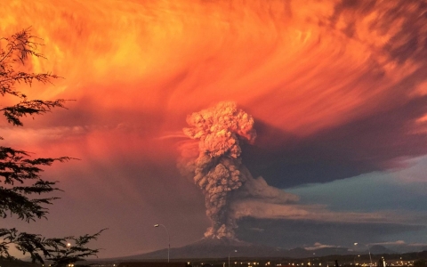 Thumbnail image for Photos: Ash from volcanic eruption in Chile covers local towns 