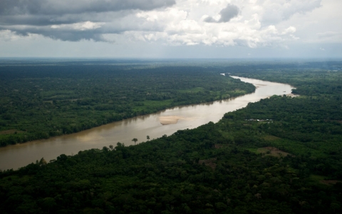 One year after 12,000 barrels of oil spilled in the Coca River, the water still isn't safe to drink.