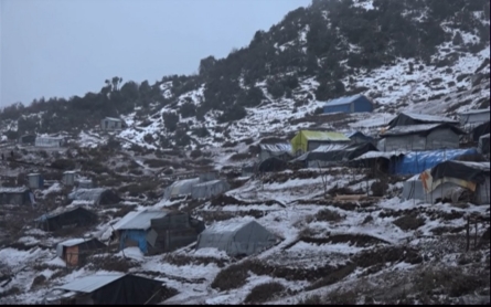 Nepal snow storms threaten lives